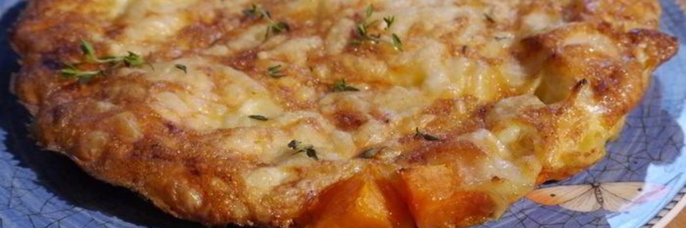 Фриттата с тыквой, моцареллой и тимьяном