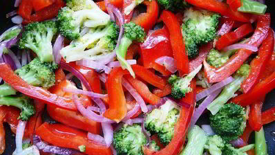 фриттата со сладким перцем и брокколи