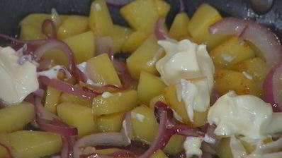 испанский омлет с копченым лососем