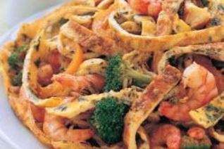 Китайский омлет Фу-юнг с креветками и овощами