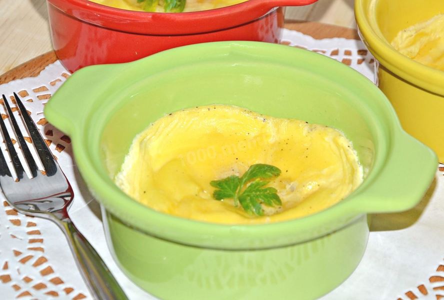 Нежный омлет в микроволновке за 3 минуты