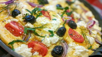 омлет по мотивам греческого салата