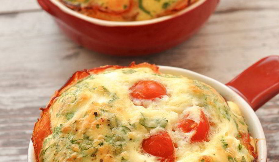 Рецепт омлета с беконом в порционных формочках