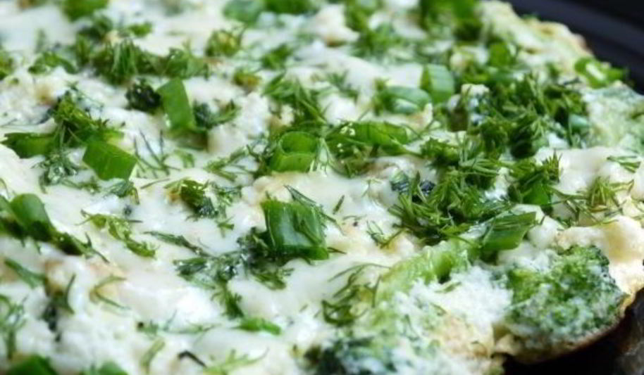 Рецепт омлета с брокколи на сковороде