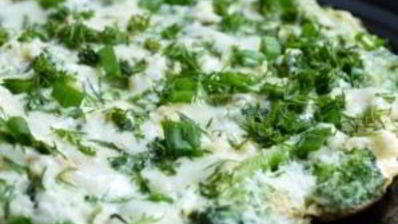 омлет с брокколи на сковороде