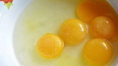 омлет с фаршем на сковороде