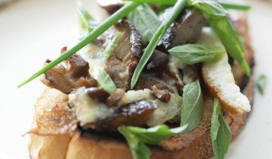 Рецепт омлета с грибами и куриной печенкой