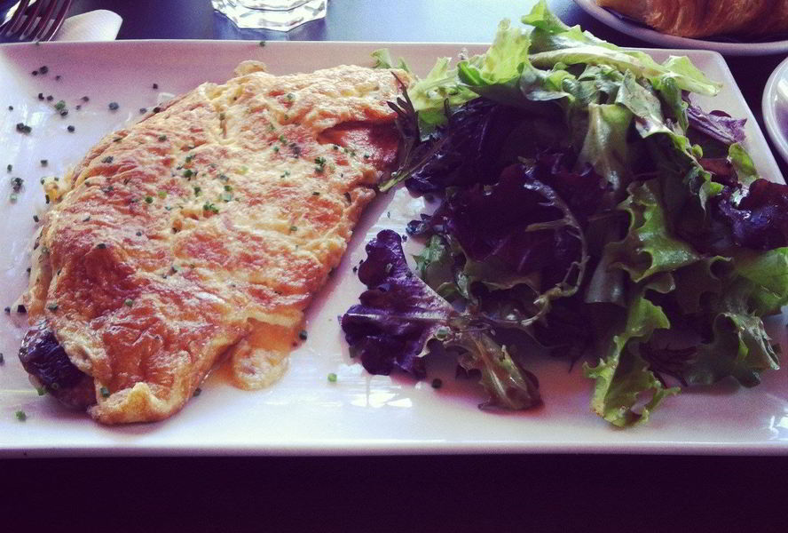 Омлет с грибами и сыром