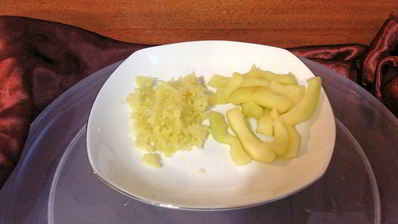 омлет с кабачком и мятой