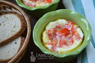 Омлет с колбасой и помидорами в духовке