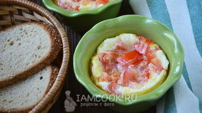 омлет с колбасой и помидорами в духовке