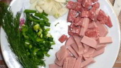 омлет с колбасой