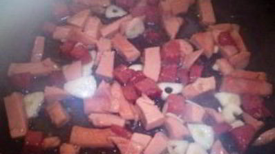 омлет с колбасой