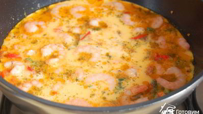 омлет с креветками и овощами