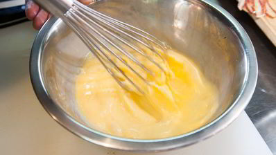 омлет с луковой карамелью