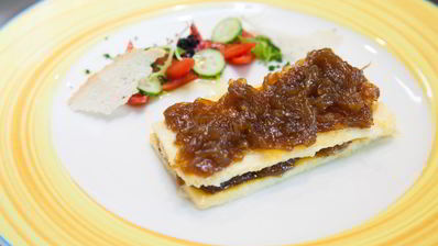 омлет с луковой карамелью