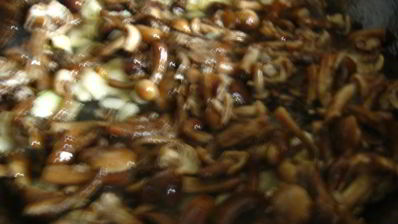 омлет с опятами, черри и рисом