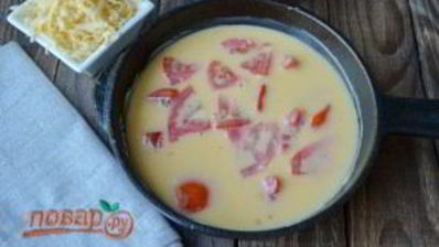 омлет с помидорами