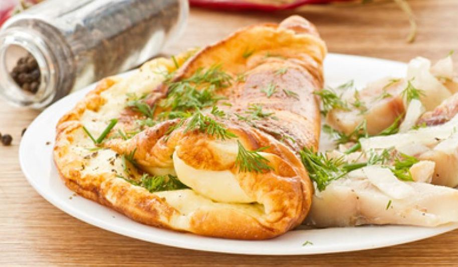 Рецепт омлета с соленой скумбрией