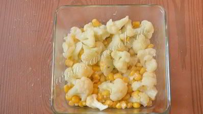 омлет с цветной капустой и кукурузой