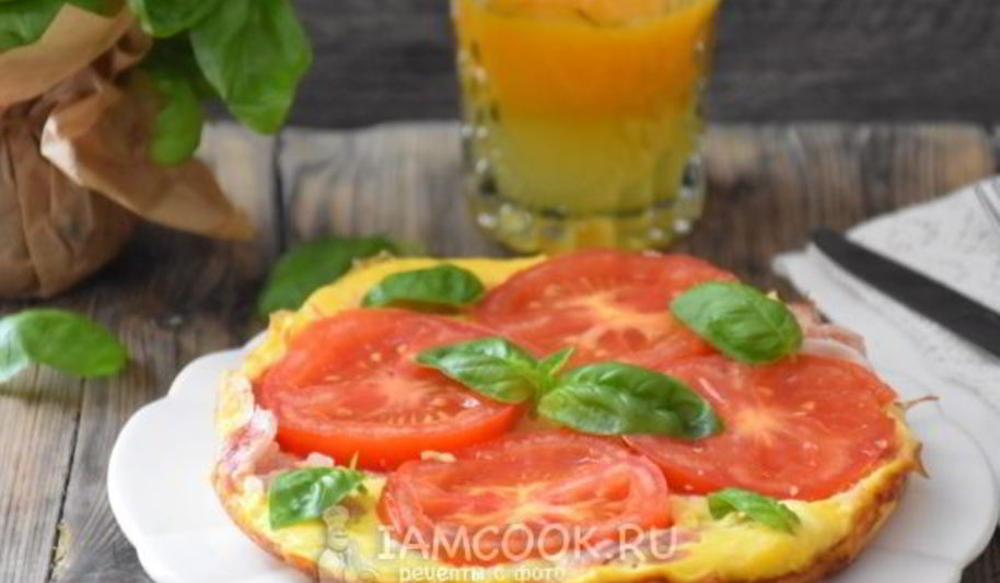 Рецепт омлета с ветчиной и помидорами