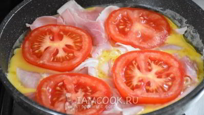 омлет с ветчиной и помидорами