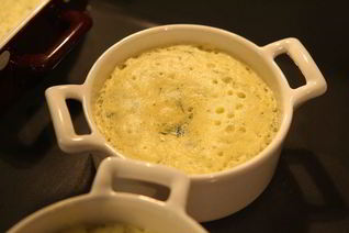 Омлет-суфле с петрушкой, укропом и тархуном