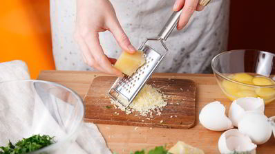 питательный омлет на пару с брокколи и свежей зеленью