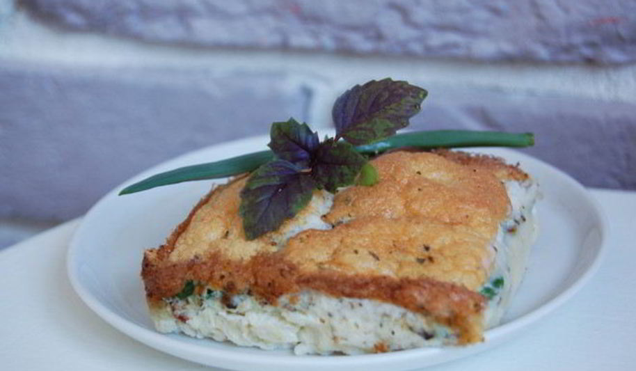 Рецепт пышного омлета с базиликом