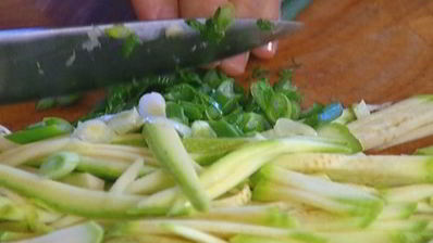 пышный омлет с кабачком и креветками