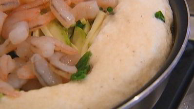 пышный омлет с кабачком и креветками