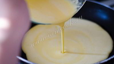 сладкий омлет со свежей смородиной