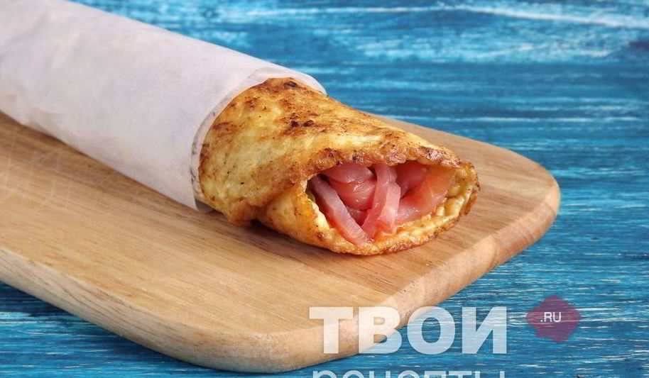 Рецепт сырного омлета с ветчиной