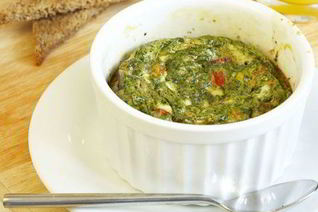 Витаминный омлет со шпинатом