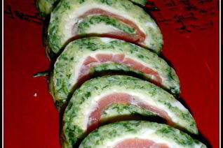 Закуска из омлета, сыра и красной рыбы