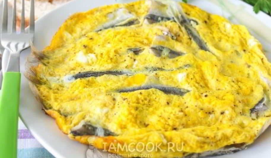 Рецепт жареной мойвы в омлете
