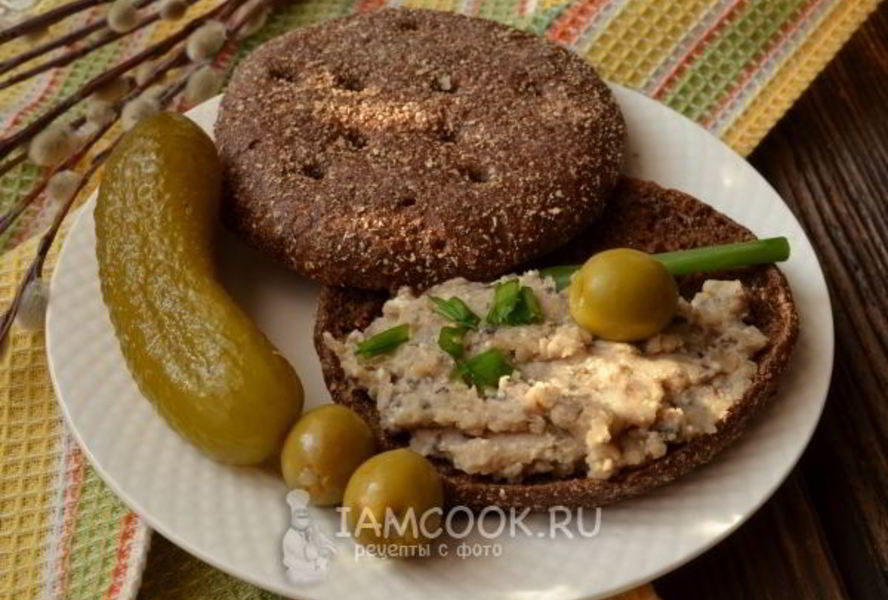 Паштет из фасоли, грибов и тофу