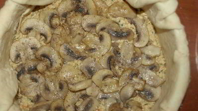 паштет из индейки с грибами, запеченный в хлебной корочке