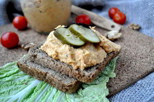 Паштет из куриной грудки с тыквой и грецкими орехами