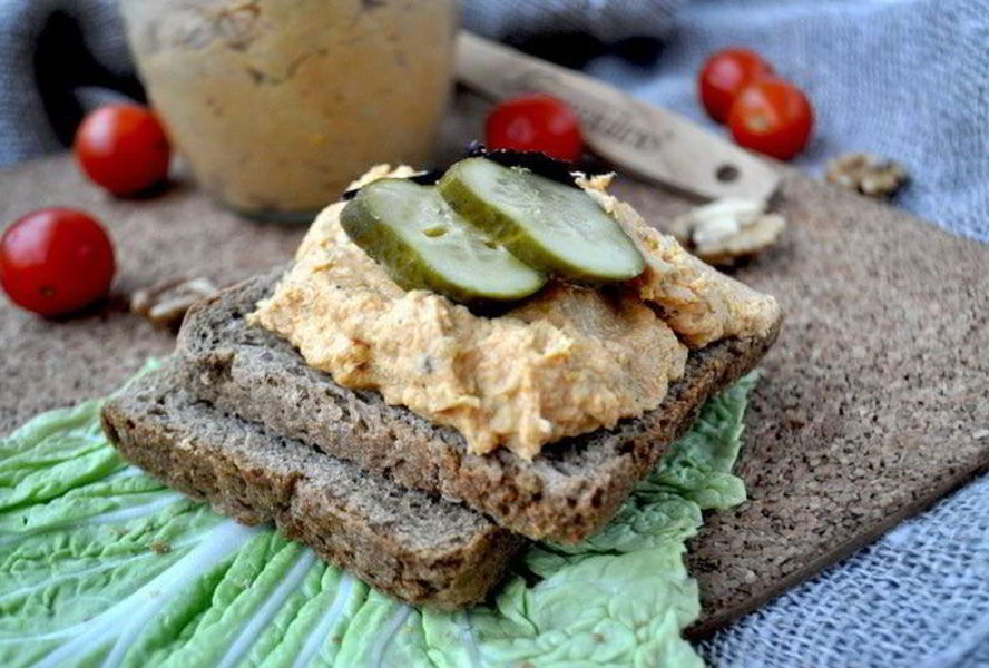 Паштет из куриной грудки с тыквой и грецкими орехами