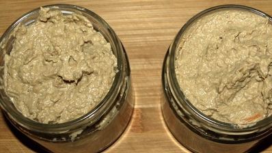 паштет из куриной печени и зеленого горошка