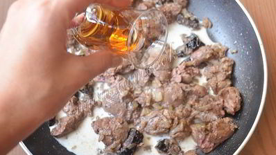 паштет из куриной печени с черносливом и грецкими орехами