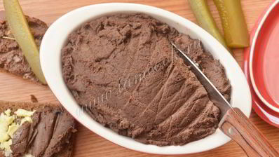 паштет из куриной печени с черносливом и грецкими орехами