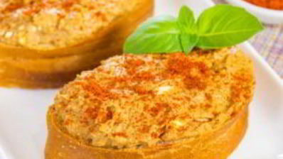 паштет из куриной печени с паприкой и яйцами