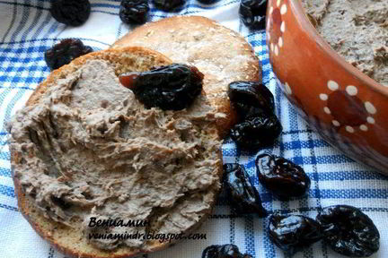 Паштет из печени с черносливом