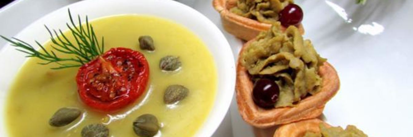 Паштет из печени трески с зеленым горошком