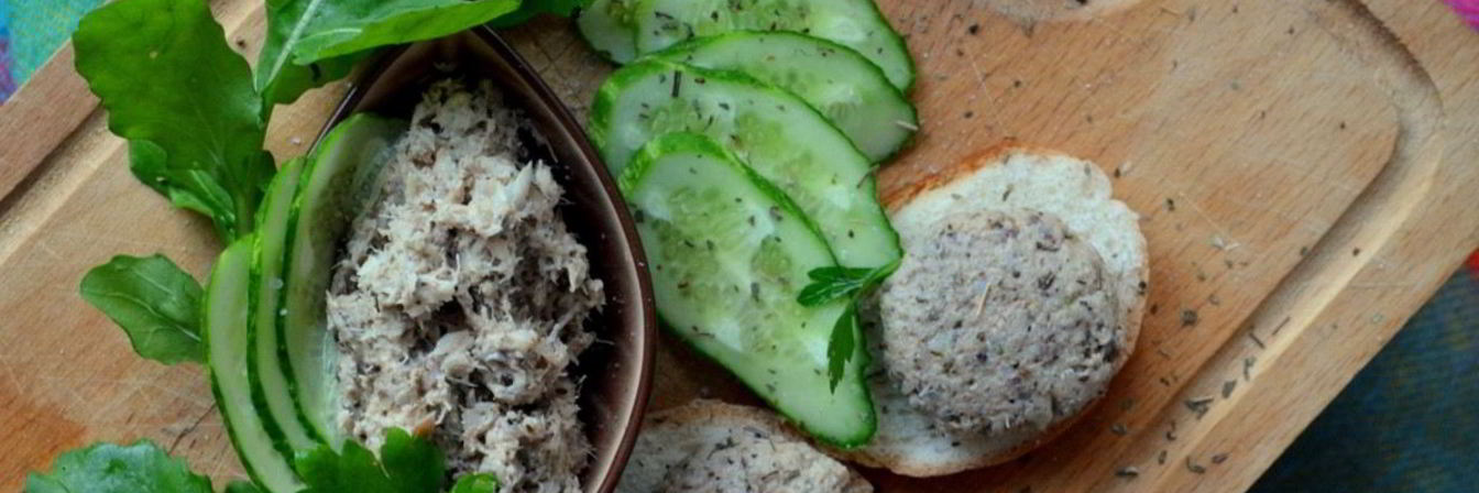 Паштет из запеченного хека с грецкими орехами