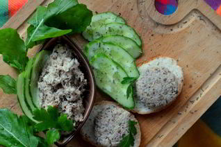 Паштет из запеченного хека с грецкими орехами