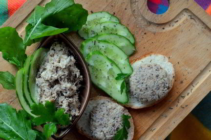 Паштет из запеченного хека с грецкими орехами