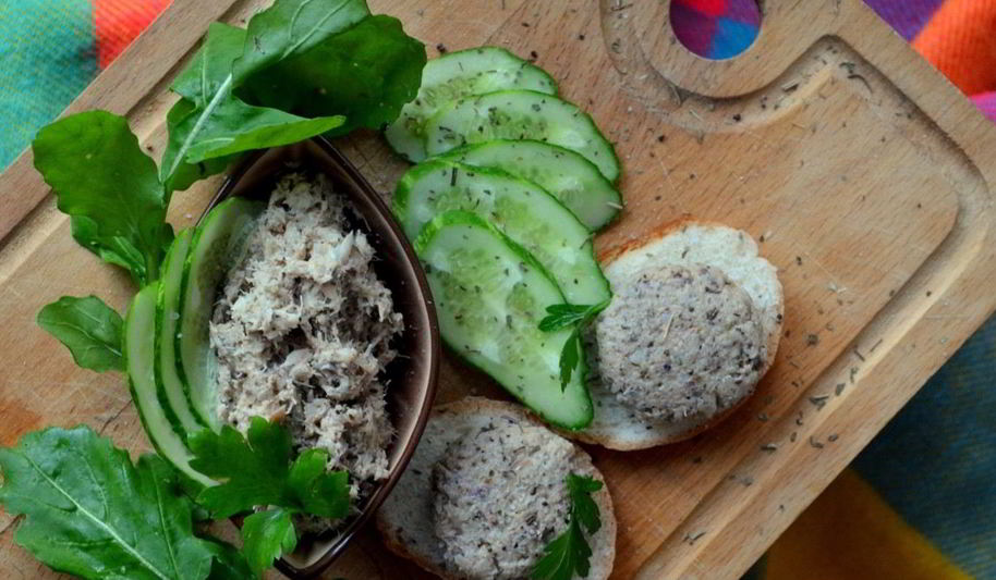 Рецепт паштета из запеченного хека с грецкими орехами